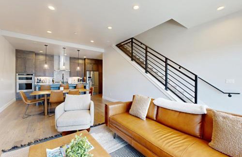 Hideout Casa | Luxury Hideout Overlook