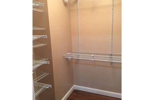Beaver Falls Apartamento | Luxury, high-end 1 BR, laundry