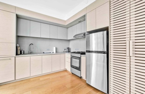 Greenpoint Apartamento | Luxury High Rise with Stunning Manhattan Views