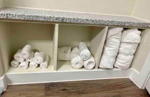 Conroe Apartamento | Luxury Highrise Near Lake Conroe