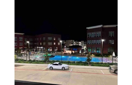 Conroe Apartamento | Luxury Highrise Near Lake Conroe