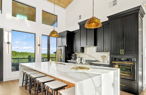 Broken Bow Villa | Luxury Hilltop, Surreal Views, Pool, Hot Tub, Firepit & 4Kings Bed