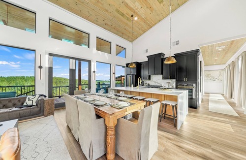 Broken Bow Villa | Luxury Hilltop, Surreal Views, Pool, Hot Tub, Firepit & 4Kings Bed