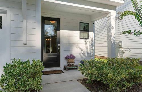Spanish Wells Casa | Luxury Hilton Head Villa Getaway 4BR 3 Full BA 1 Half BA Beach Essentials Included
