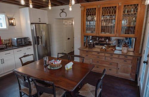 Cleveland Park Casa | Luxury Historic Carriage House