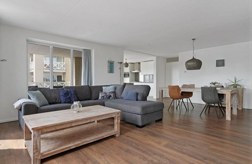 Ouddorp Casa | Luxury holiday apartment for 4 people - directly located at the marina and Grevelingen, near the Aqua Mundo swimming pool.