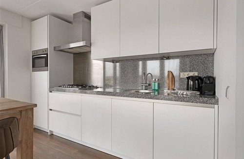 Ouddorp Casa | Luxury holiday apartment for 4 people - directly located at the marina and Grevelingen, near the Aqua Mundo swimming pool.