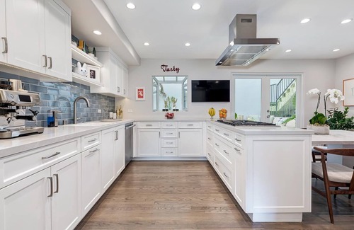 Hollywood Hills West Casa | Luxury Hollywood Hills Retreat!