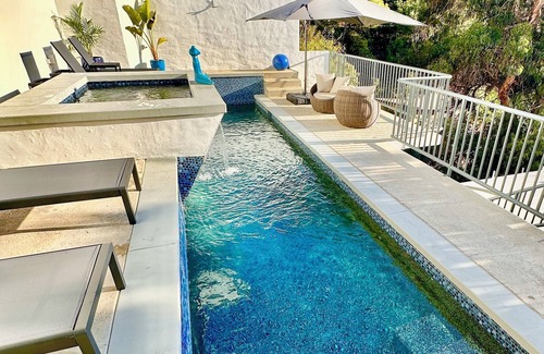 Hollywood Hills West Casa | Luxury Hollywood Hills Retreat!
