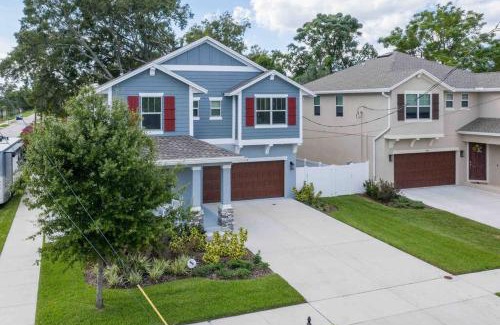 North Hyde Park Casa | Luxury Home - 1mile to Hyde Park Village