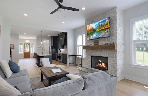Mount Juliet Casa | Luxury Home 4B, 3.5B Sleeps 18+/25min to Nashville