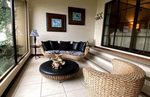Escazú Villa | Luxury Home con vista, en las montañas de Escazu