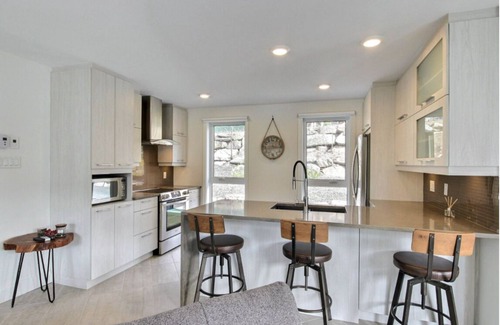 Bromont Condominio | Luxury home directly on the mountain + Private Jacuzzi + Private locker