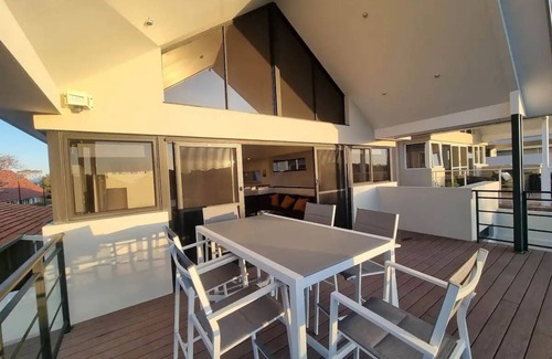 Doubleview Casa | Luxury Home in Doubleview