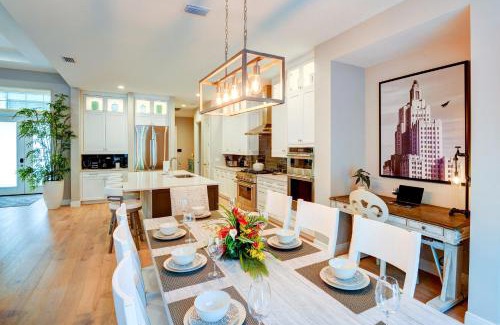 Ringling Park Casa | Luxury Home in Downtown Sarasota, HTD POOL/Hot tub