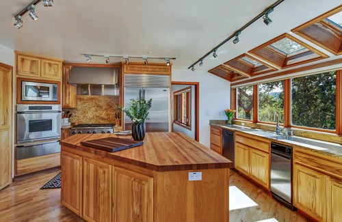 Geyserville Casa | Wine Country Home de lujo en el corazón de Healdsburg con piscina privada.