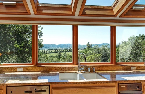 Geyserville Casa | Wine Country Home de lujo en el corazón de Healdsburg con piscina privada.