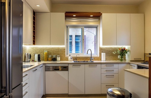 Emek Refaim Apartamento | Luxury Home in the German Colony