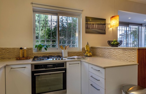 Emek Refaim Apartamento | Luxury Home in the German Colony