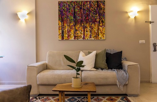 Emek Refaim Apartamento | Luxury Home in the German Colony
