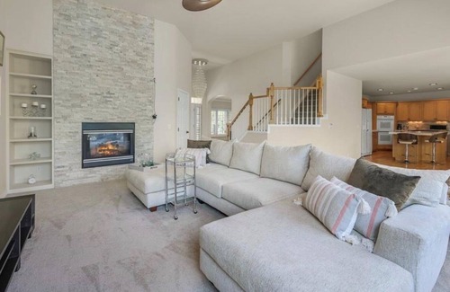 West Colorado Springs Casa | Luxury home in gated community - VIEWS