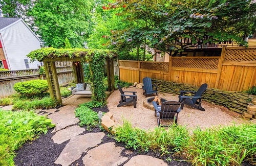 Oakton Casa | Luxury Home in Vienna, VA I Private Yard I Gym I 30 Day Minimum