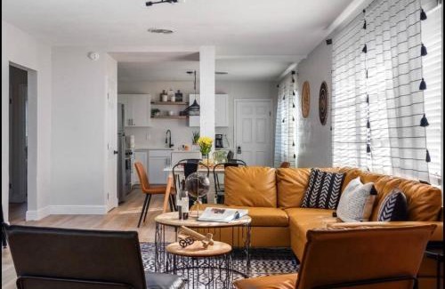 Tarpon Springs Apartamento | Luxury Home & Mins to Beach and Walk to Downtown