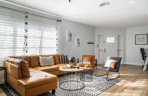 Tarpon Springs Apartamento | Luxury Home & Mins to Beach and Walk to Downtown
