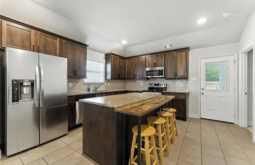 Fort Worth Casa | Luxury Home Mins to JPS, Medical City, Historic District, Zoo, Water Garden
