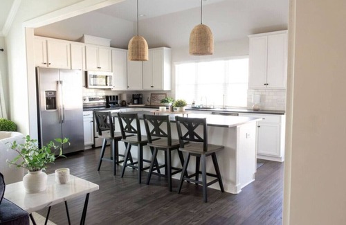 College Station Casa | Luxury Home Near Kyle Field & Expo Center