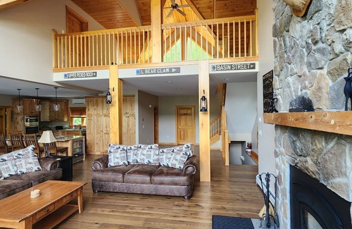 Lincoln Casa | Luxury Home On Loon Mtn Home, espectaculares vistas a la montaña, acceso a la piscina / spa incl