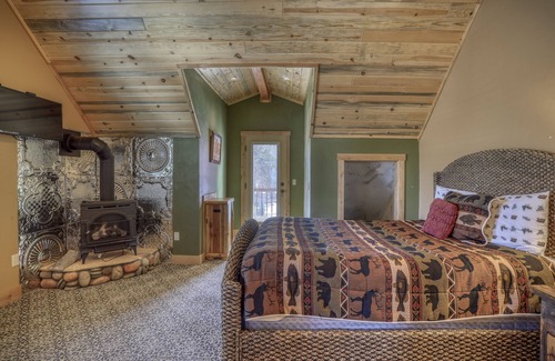 San Juan River Village Casa | Luxury Home ON San Juan River Close to Downtown Pagosa Sprgs and Wolf Creek Ski