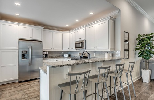 Cherry Grove Beach Casa | ¡Nueva bañera de hidromasaje recién agregada! Casa de lujo en North Myrtle Beach!