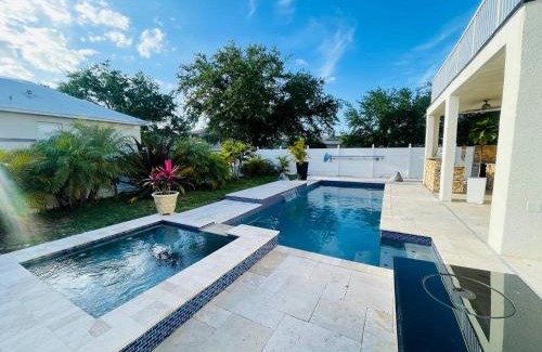 Trailer Estates Casa | Luxury Home W Heated Pool & Spa Near IMG & Siesta Key Beach