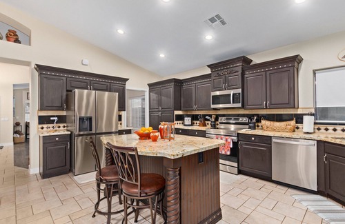 Phoenix Casa | Luxury home w/ Heated Pool & Hot Tub | Pool Table | King Beds | Fire Pit & Grill