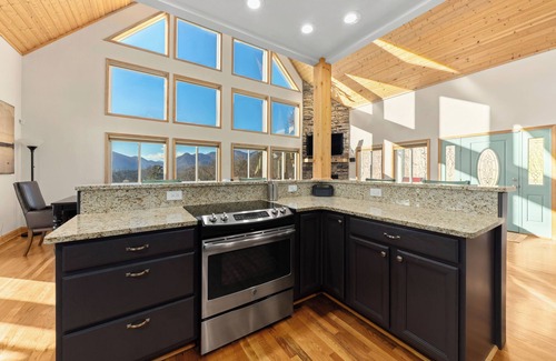 Sunset Cove Casa | Luxury Home with Amazing Lake and Mountain views, game room, hot tub!