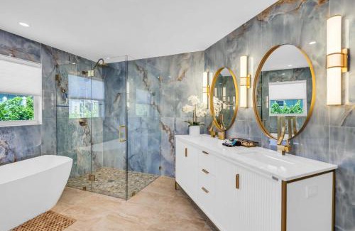 Central Naples Casa | Luxury Home With Great Community Amenities