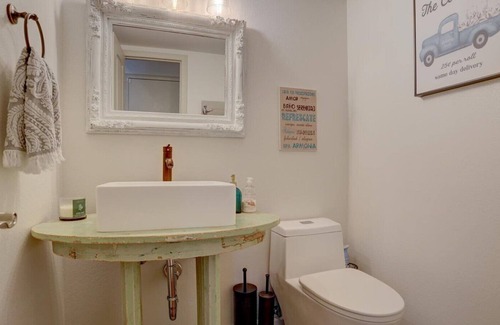 Lakewood Casa | Luxury Home with Hot Tub, Game Room and just minutes to Denver!