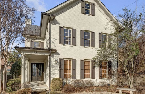 Central Gardens Casa | Luxury home with outdoor patio and game room