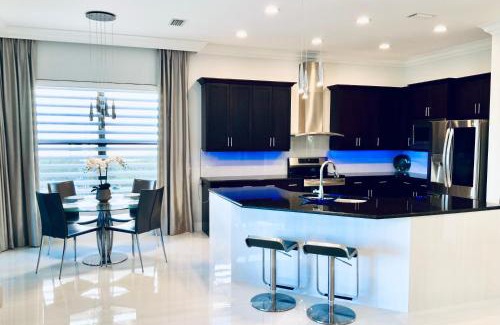 Naples Casa | Luxury Home with Pool & Spa