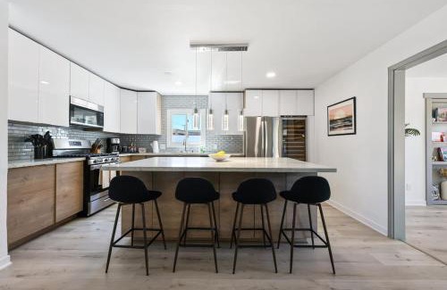 Poway Casa | Luxury Home with Spacious Backyard - Sleeps 12