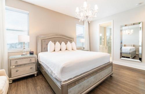 West Kissimmee Casa | Luxury Home With Themed Rooms, Air Hockey Near Disney With Waterpark & Resort Access At Encore Resort - 7699Gr