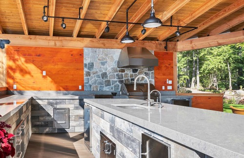 Moultonborough Casa | Luxury Home with Sand Beach and Great Views plus a Guest House AUGUST SPECIAL