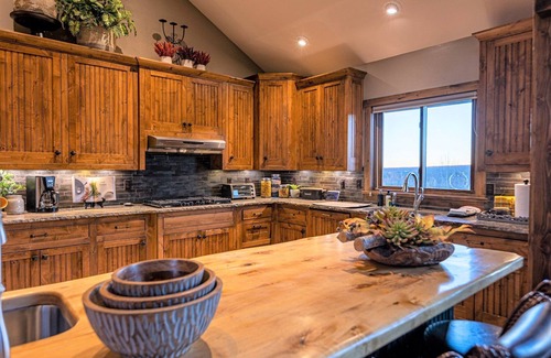 Pagosa Springs Casa | New Hot Tub! Quality Home with Amazing Views, near San Juan Forest A/C