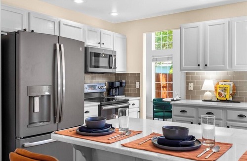 Southeast Boise Casa | Luxury! Hot tub, miniputt, sauna, game room, pets