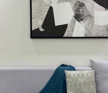 Ghirnatah Apartamento | Luxury hotel suite with one bedroom and a living room