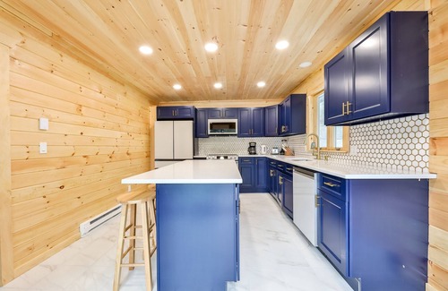 Tannersville Casa | Luxury House Hot Tub, Sauna, Game room