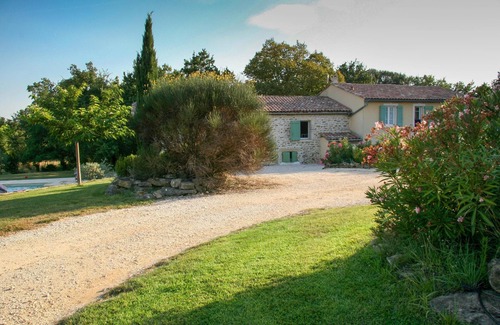 Monteils Casa | Casa de lujo, gran piscina salina privada climatizada con cubierta automática.