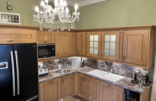 Murthly Casa | Luxury House in Perthshire-5 bedrooms all en-suite