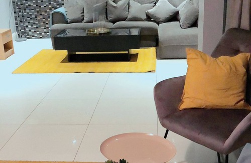 Hatch End Casa | Luxury House in Pinner, 30 min to Central London!
